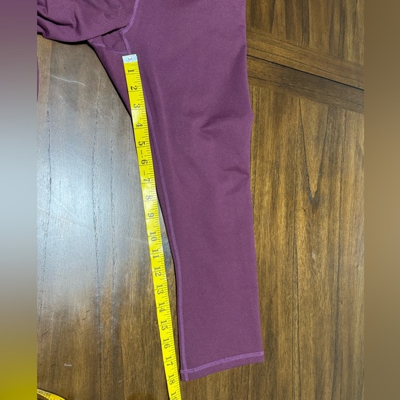 Fabletics Power Hold Women M Eggplant Cropped Athletic Pants Capri - Picture 6 of 10